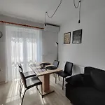 Kinizsi Apartment *