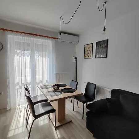 Kinizsi Apartament *